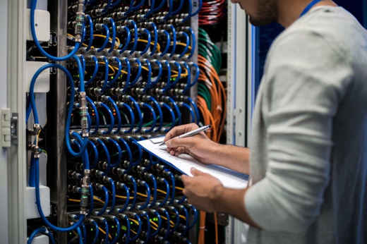 Man working on an ELV Solution